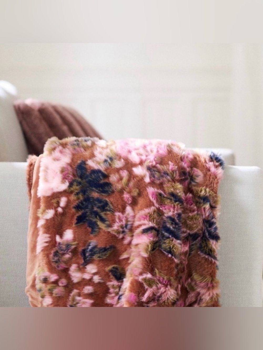 ‼️SOLD‼️ ANTHROPOLOGIE Seren Floral Jacquard Faux Fur Throw
